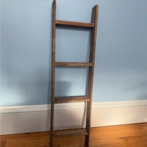 Rustic Brown Wooden Ladder Decor